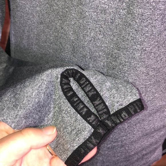 Victoria’s Secret pink sweatshirt gray and black size large ultimate top…​ - Picture 4 of 6